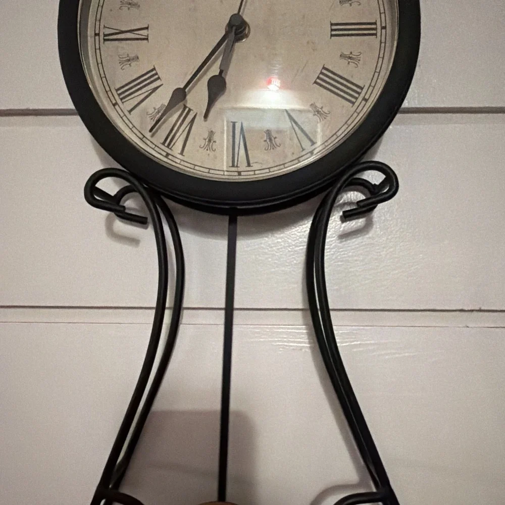 HOWARD MILLER PAULINA WROUGHT IRON WALL CLOCK 994